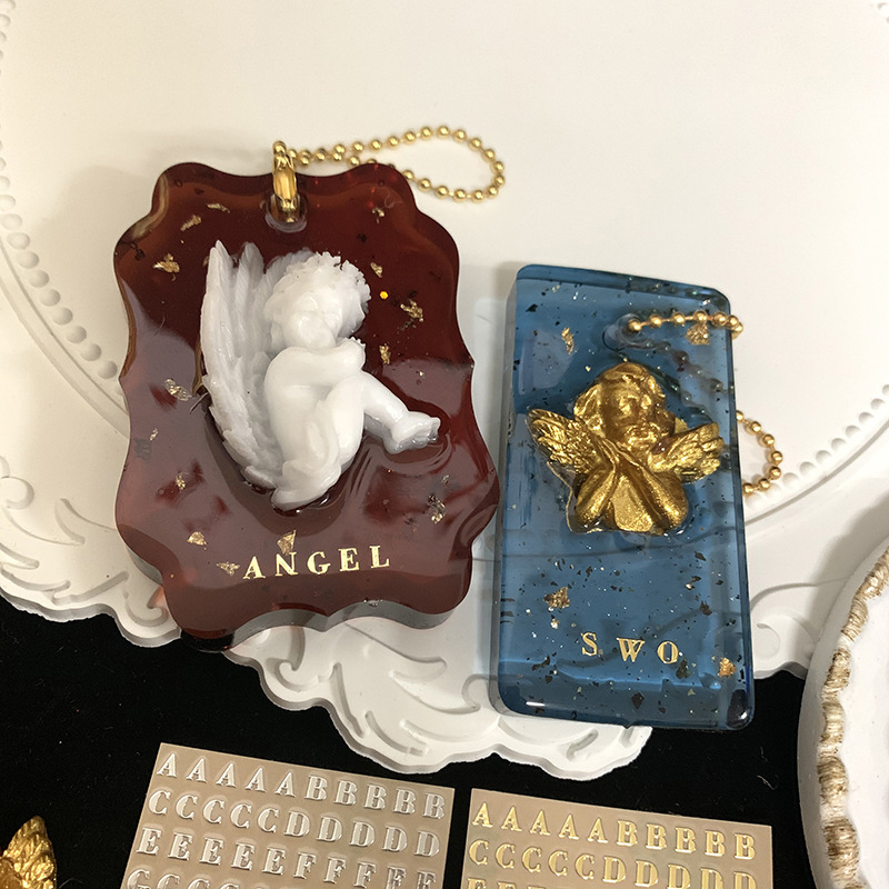 2 stuks metalen alfabetdecorat - Embellish Craft recensie en prijs